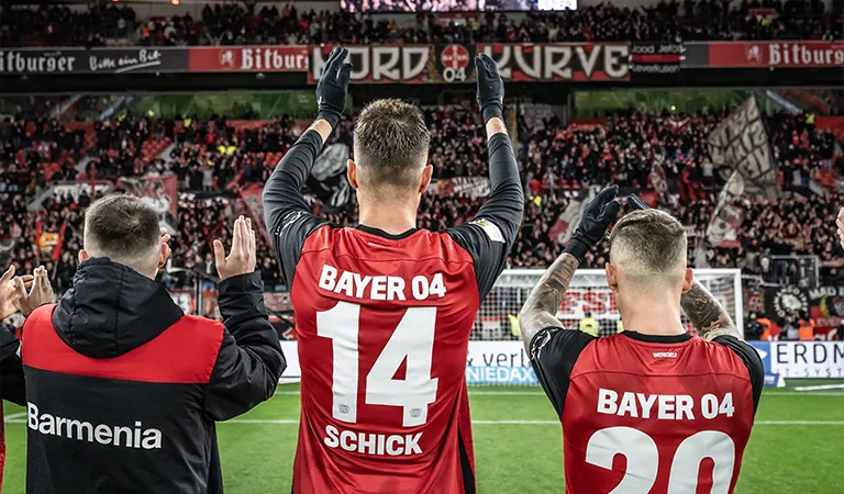Patrik Schick, Alejandro Grimaldo and Aleix García from Bayer Leverkusen applaud the north stand in Leverkusen. (Photo)